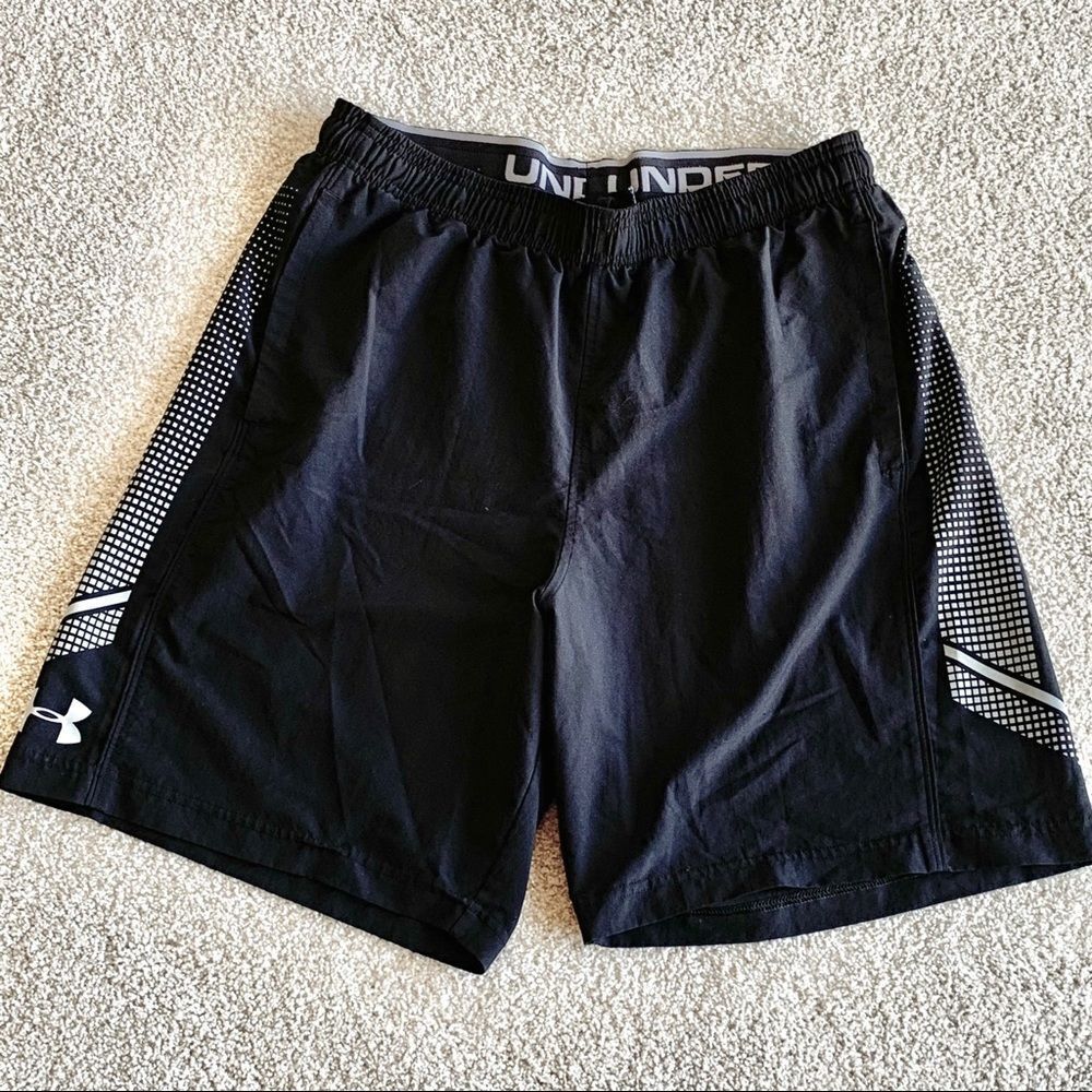 Under‎ Armour Loose Fit Polyester Shorts L
